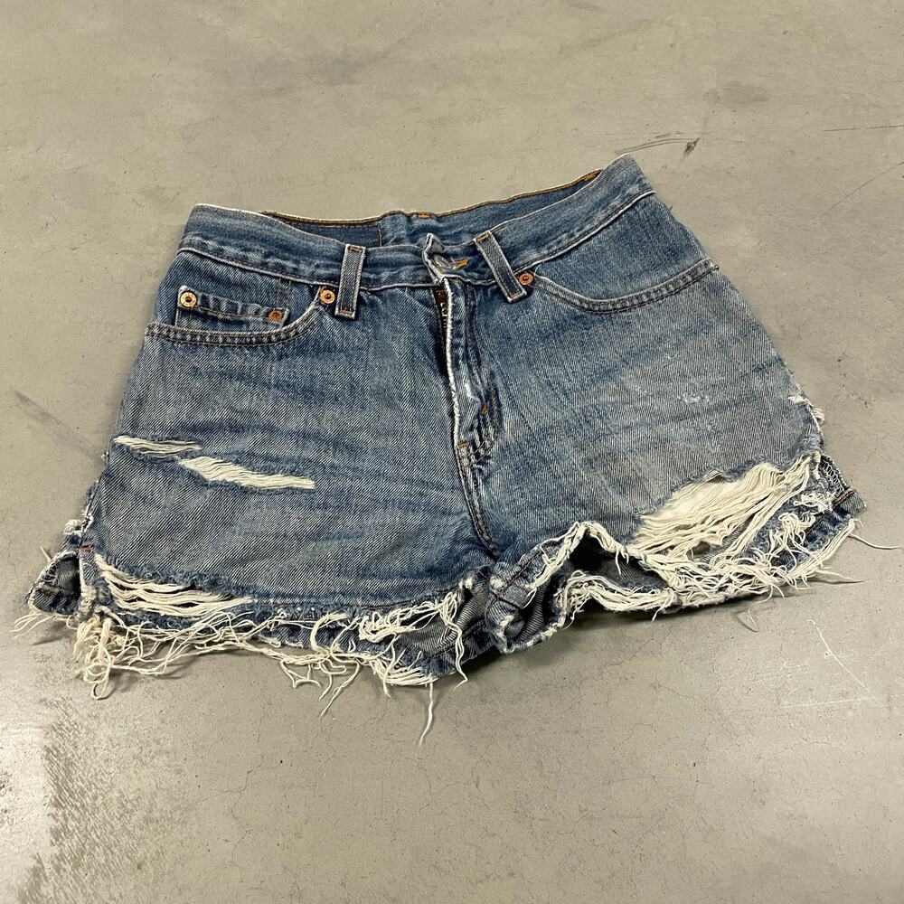 90s thrashed Levi’s short shorts 26 inch waist